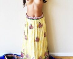 156963273 Indi Wife Exposing Herself Pics