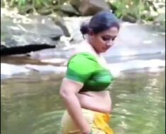 ej7oszxapkzs Nila Nambiar bathing and pussy play and show ass