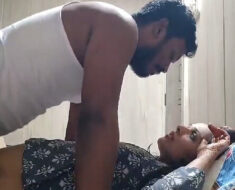 hamvah7r2li4 Sexy babe blowjob and fucked saying mere mouth me mat nikalna