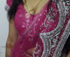 1366880837 Hot Slim Bhabi Showing Her Hottest Body Pics