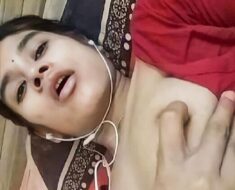 3tuums8699bp Bhabhi sending nudes to lover