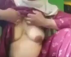 vs44wvqryay2 Aunty Showing For Lover