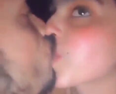 9fri7rnwengi Paki lover smooching and boobs sucking