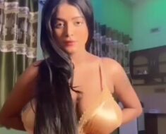 0slvtdi4y95j Bong Model Komolini Teasing Hot Boobs and Ass on Cam