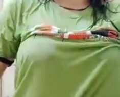 f9bhf7jtad2k Desi girl removing wet clothes in washroom🔥🔥