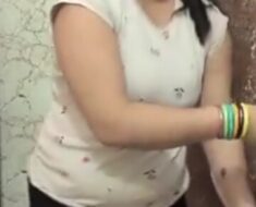 kxi220t4lvbu Desi lady removing clothes in washroom🔥🔥