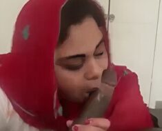 oi7b6x8r9ujf NAUGHTY PAKISTANI 🥵 AUNTY GIVING HARD BLOWJOB 🔥