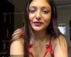 tuhbs0c3wcvl Model and Actress Khushi Mukherjee Teasing Boobs show ASS on LIVE