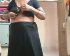 f3o4gzmgecrv Tamil Aunty Showing With Conversation - Clear Talk