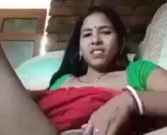 fywzz7dciqgh Horny Bhabi Fingering