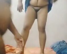 onknirb5y2bz Desi Milf Standing Boobs Sucking