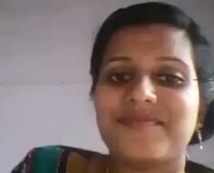62obsx1elgyq Mallu Bhabi Showing Boobs