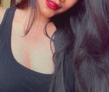 r00j6lnve4lr Desi Busty Very Beautiful Snapchat Girlfriend Big Boobs Show Nude Selfie Pics + 8 Videos Collection