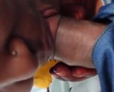 soiyf7fm5p09 Tamil Girl Giving Blowjob And Handjob In Public Area - 2 Clip