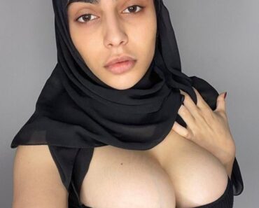 Beautiful Sexy Arab Babe Showing Hot Big Boobs Curvy Figure Videos+Pics 9 1740331214 IMG 12 Beautiful Sexy Arab Babe Showing Hot Big Boobs Curvy Figure Videos+Pics