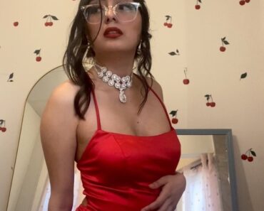 Beautiful Nri Sexy Wife Showing Hot Boobs Recorded By Hubby Videos+Pics 6 1741758529 IMG 9 Beautiful Nri Sexy Wife Showing Hot Boobs Recorded By Hubby Videos+Pics