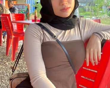 Beautiful Hijabi Babe Hot Boobs Sexy Pussy Rubbing Videos+Pics 7 1742624285 IMG 1 Beautiful Hijabi Babe Hot Boobs Sexy Pussy Rubbing Videos+Pics