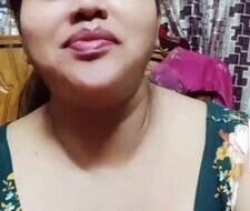 k0s1awtahamb Bangla MILF Radhika Riddi Live Show Pussy and Ass on Chamet With face
