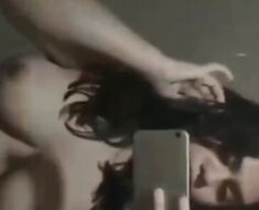 q1j9wupyvabh Sexy Gf Showing