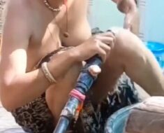 1py5d907176d Village Bhabi outdoor Bathing