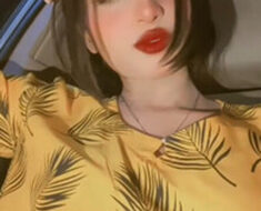 8x03glx1qyed Hot babe showing
