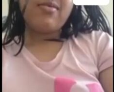 dz1dd1bhe0q7 Cute Gf Showing Boobs