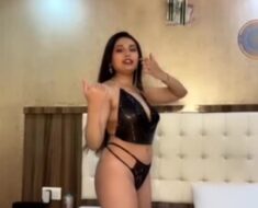 li86q2rsdejv Currly Quinn Playing Teasing Boobs and Showing Ass in Thong Bikini on Tango Live 