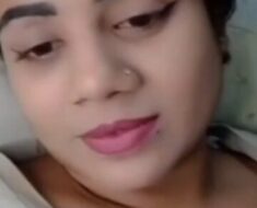 67bpg5vlgire Horny Bhabi showing fingering