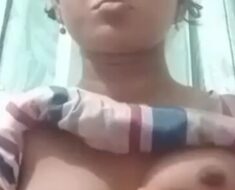 8m6811wv1ps4 Cute Gf Playing With Her Boobs