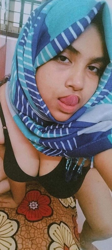 Horny Hijabi Mallu Girl Fingering Fucking With Moaning