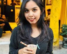 kf0i90kyxyeu Cheater Babe Showing Boobs