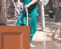 krv1t0jsz25r Married Bhabi Bathing Outdoor