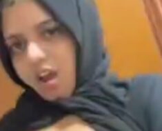 r34d9c7agyab Hijabi Mallu Gf Showing