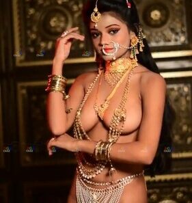 vsofdtnbvyye Amaira Roy Nude Topless Posing ~ App Content