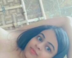 d3pamw5hmydq Desi girl showing full naked and licking her own boobs 🔥🔥