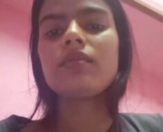 qjhzxebql1d0 Indian Girl Showing Sister On VideoCall