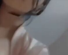 y0khpig1ms0a Beautiful Sexy Gf Showing