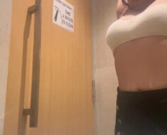 yltddqpn5h61 Beautiful girl making video for lover
